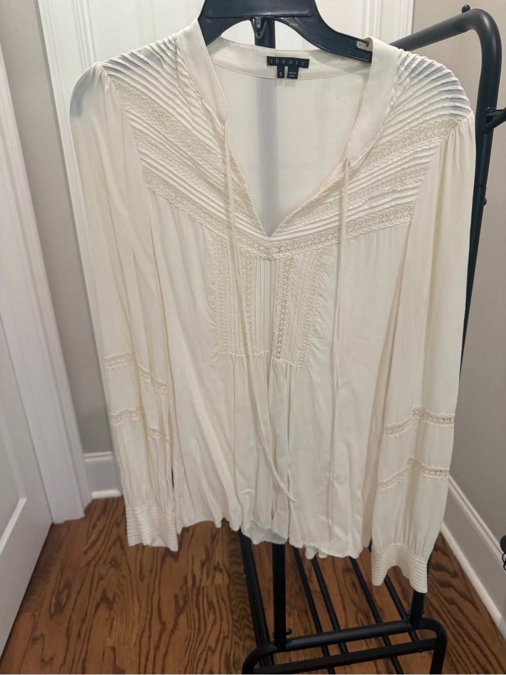 Theory Cream Lace-Trim Peasant Blouse